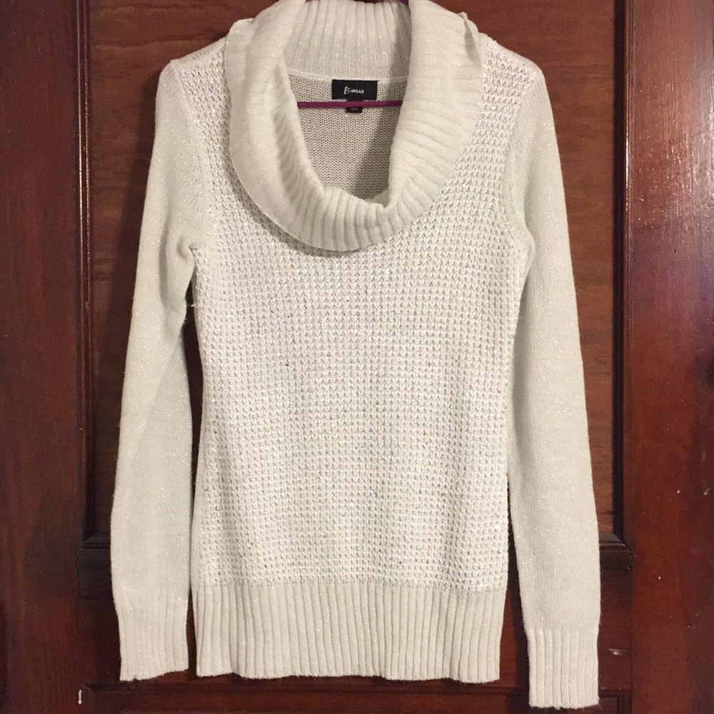 Cute sweater!